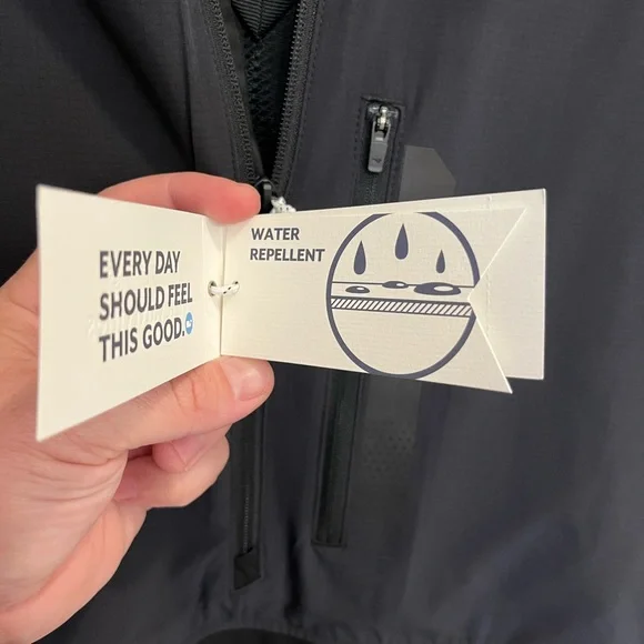 Vineyard Vines OTG Performance Medinah Packable Lightweight Golf Anorak - Picture 7 of 10